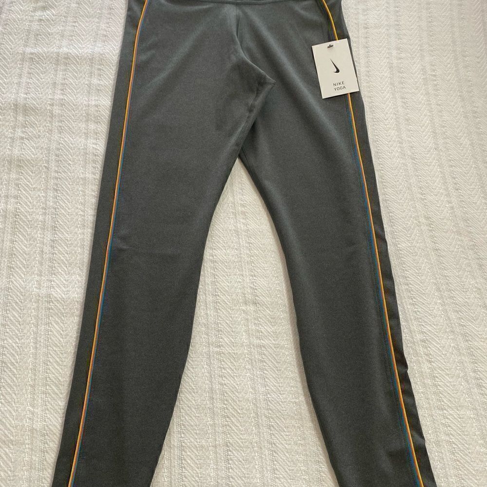 NIKE Women's Yoga Ankle Leggings - Picture 5 of 8